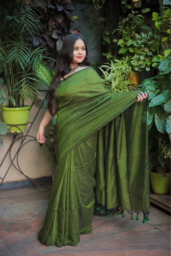 Deep_Olive_Green_Handloom_Khadi_Cotton_Solid_Saree_With_Unstitched_Blouse_Piece_|_For_Women