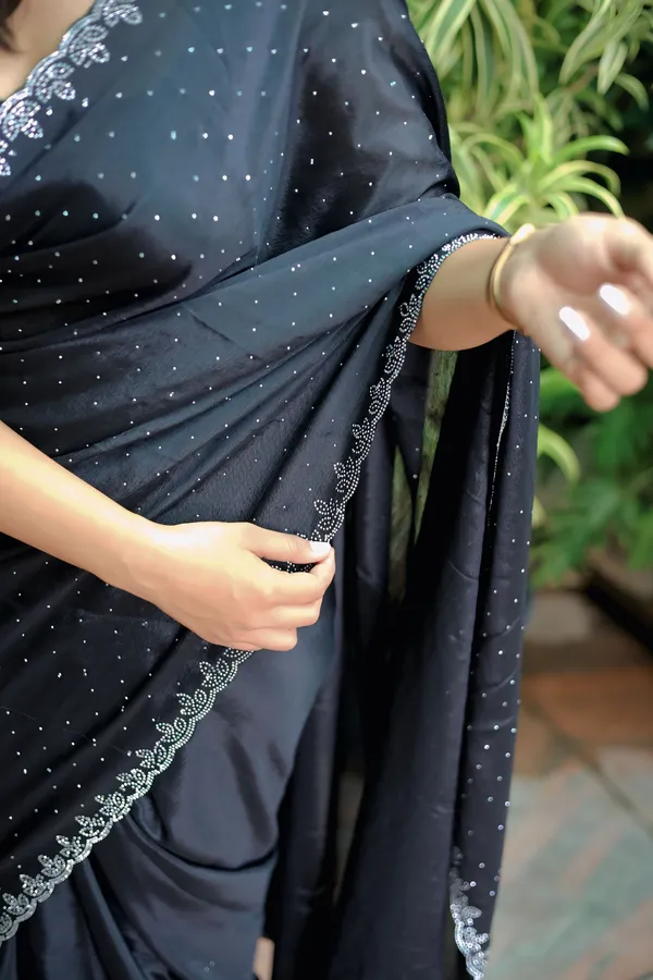 Black_Georgette_Chiffon_Blend_Embellished_Saree_With_Unstitched_Blouse_Piece_|_For_Women
