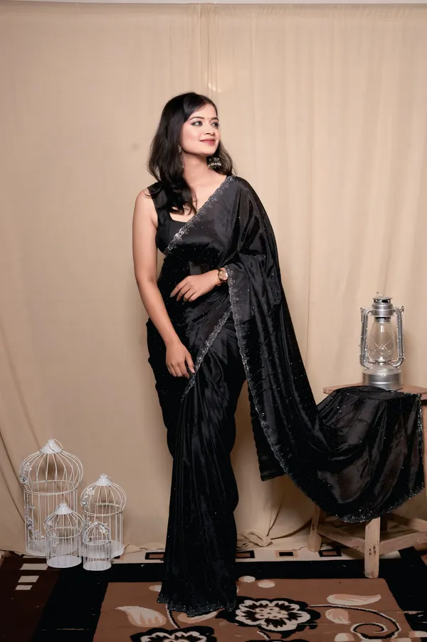 Black_Georgette_Chiffon_Blend_Embellished_Saree_With_Unstitched_Blouse_Piece_|_For_Women
