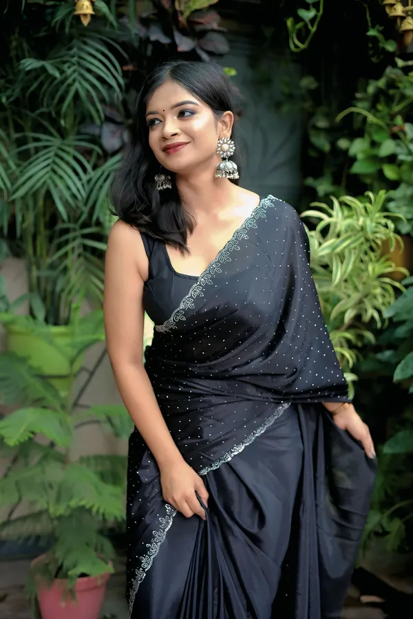 Black_Georgette_Chiffon_Blend_Embellished_Saree_With_Unstitched_Blouse_Piece_|_For_Women