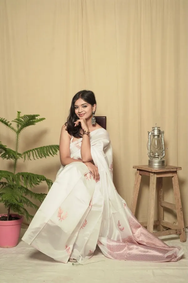 White_Litchi_Silk_Jacquard_Word_Saree_With_Unstitched_Blouse_Piece_|_For_Women