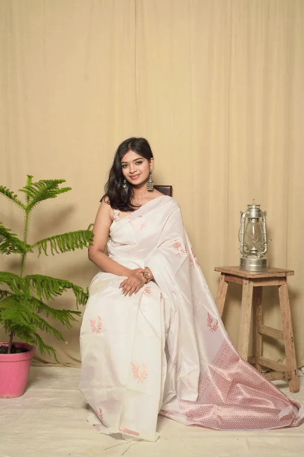 White_Litchi_Silk_Jacquard_Word_Saree_With_Unstitched_Blouse_Piece_|_For_Women