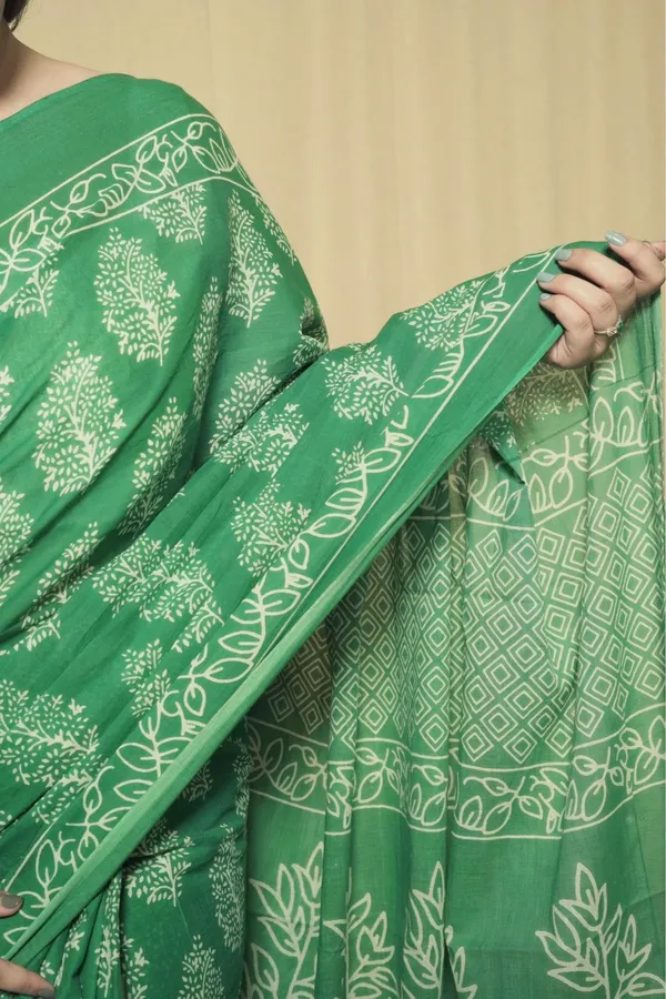 Green_Mulmul_Cotton_Printed_Saree_With_Unstitched_Blouse_Piece_|_For_Women