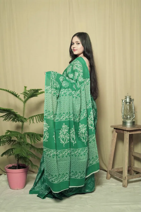 Green_Mulmul_Cotton_Printed_Saree_With_Unstitched_Blouse_Piece_|_For_Women