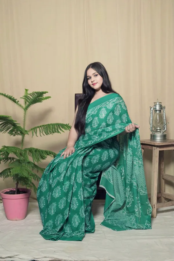Green_Mulmul_Cotton_Printed_Saree_With_Unstitched_Blouse_Piece_|_For_Women