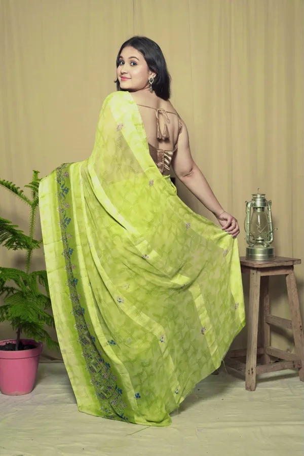 Light_Green_Georgette_Printed_Saree_With_Unstitched_Blouse_Piece_|_For_Women