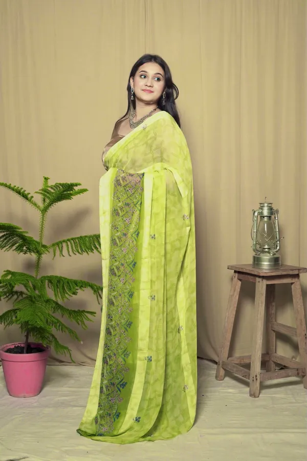 Light_Green_Georgette_Printed_Saree_With_Unstitched_Blouse_Piece_|_For_Women