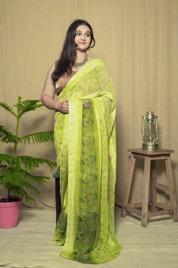 Light_Green_Georgette_Printed_Saree_With_Unstitched_Blouse_Piece_|_For_Women