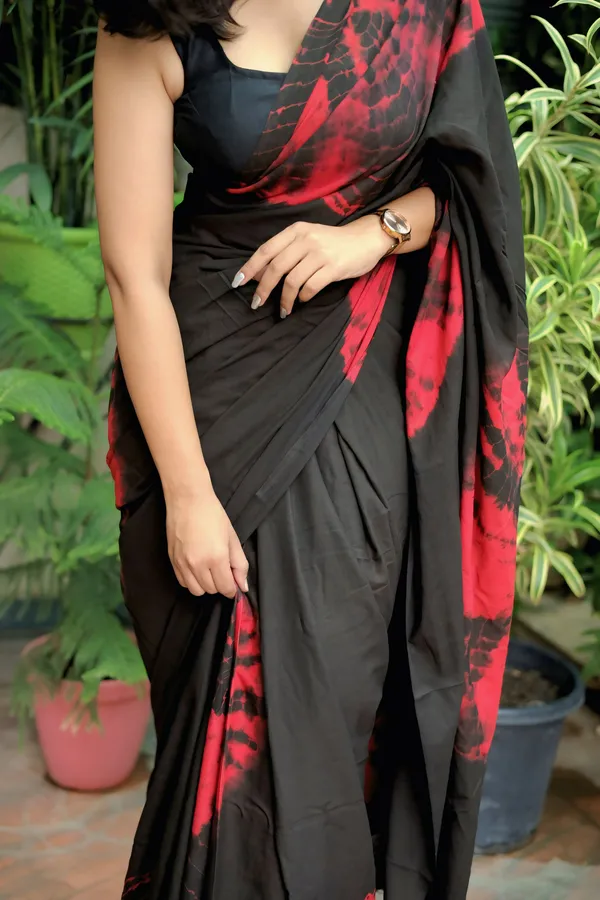 Black_&_Red_Satin_Printed_Saree_With_Unstitched_Blouse_Piece_|_For_Women