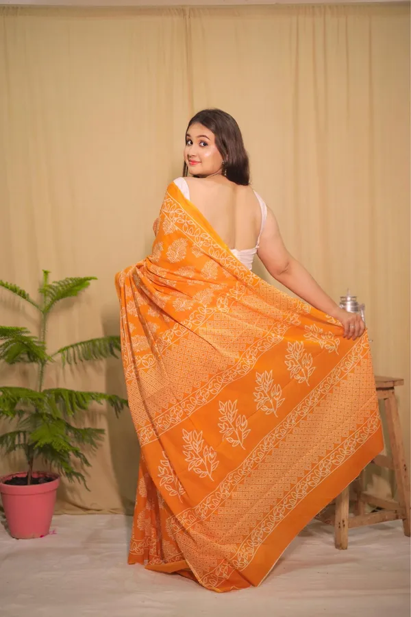 Orange_Cotton_Printed_Saree_With_Unstitched_Blouse_Piece_|_For_Women
