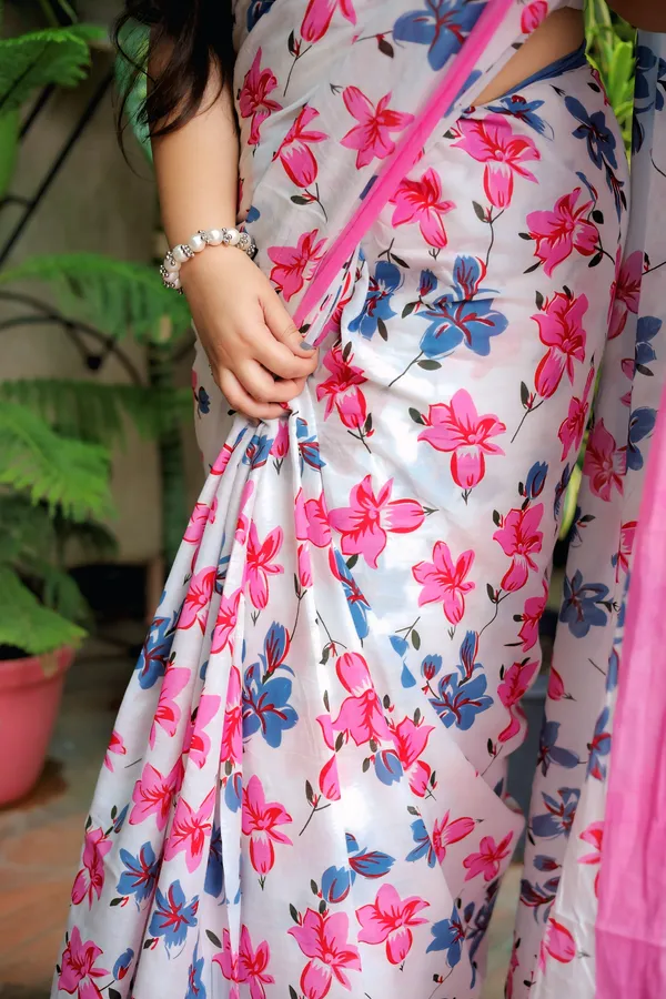 Pink_&_White_Mulmul_Cotton_Printed_Saree_With_Unstitched_Blouse_Piece_|_For_Women