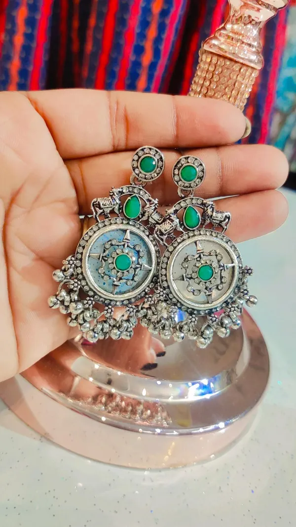 EARRING