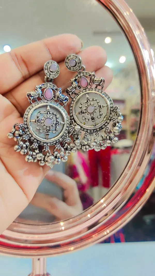 EARRING