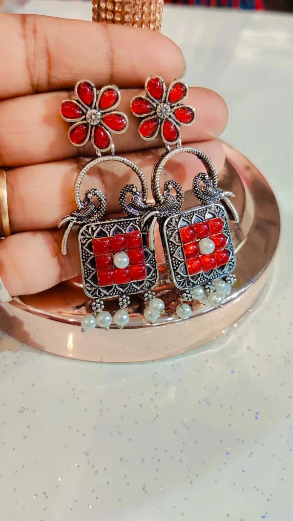 EARRING
