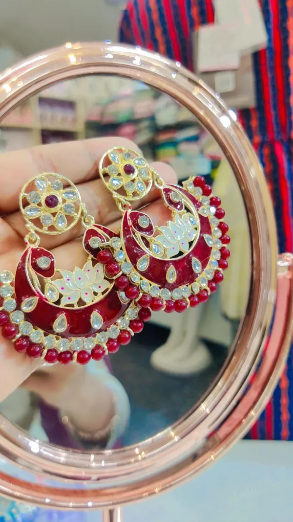 EARRING
