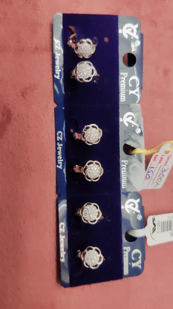 EARRING_TOP