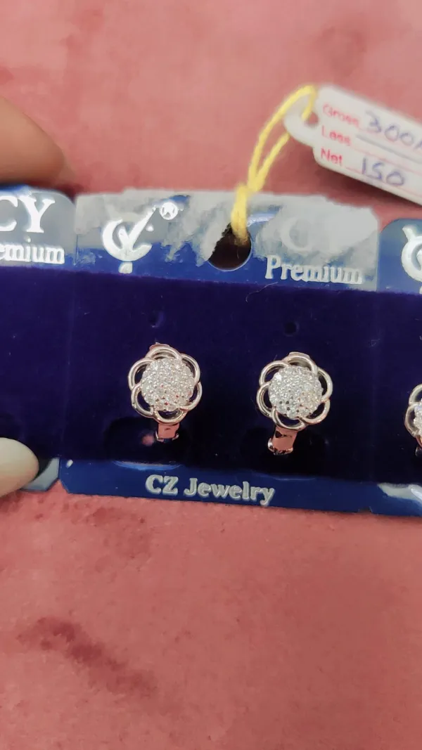 EARRING_TOP