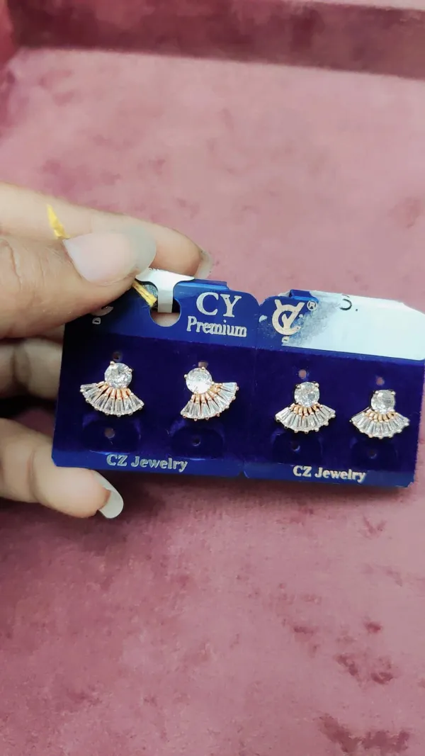 EARRING_TOP