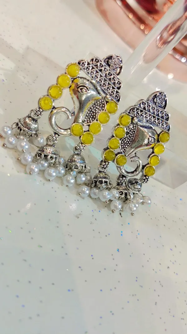 EARRING