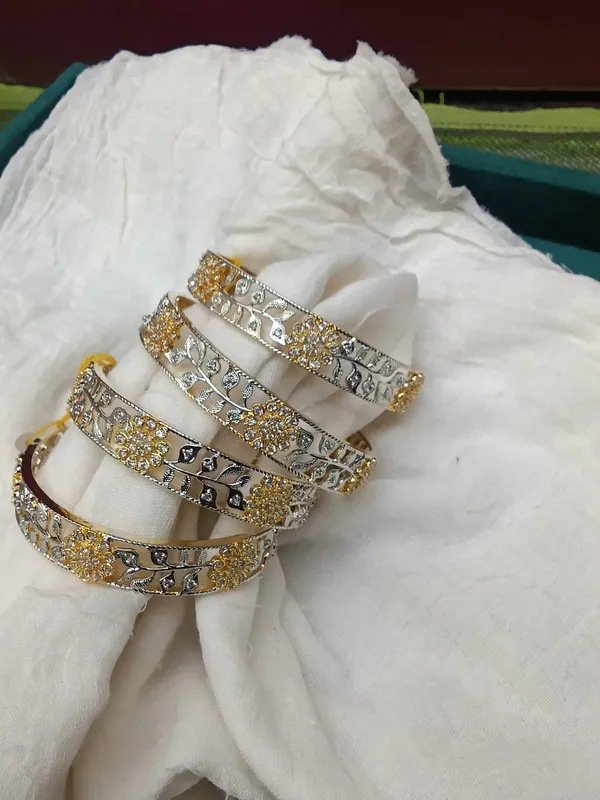Gold_Plated_Premium_Bangel_Jewellery_For_Every_Occasion
