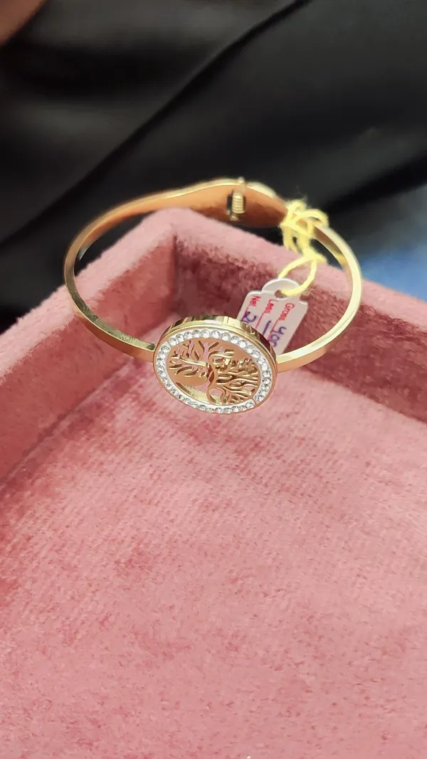 HAND_BRACELET