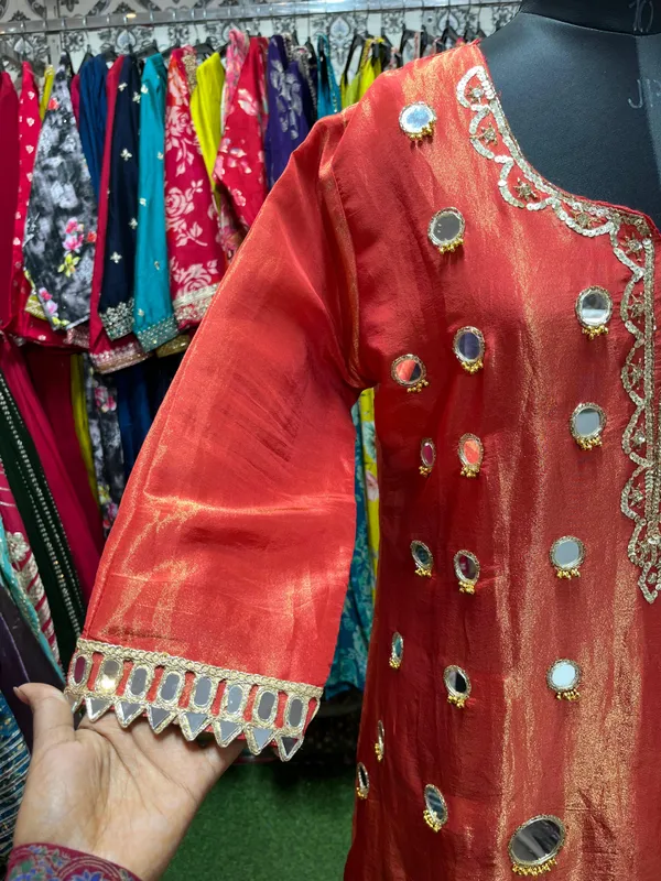 TRENDING_DRESS