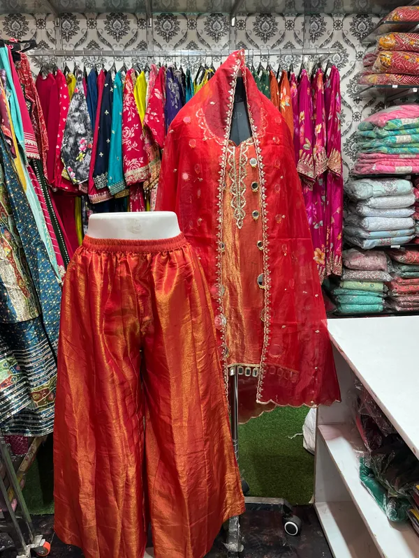 TRENDING_DRESS
