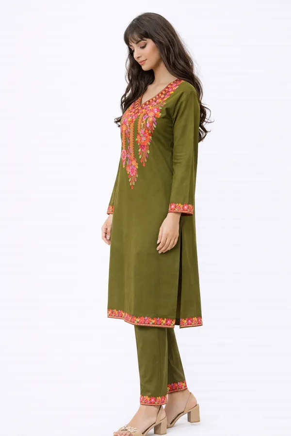 WINTER_KASHMIIRI_PHERAN_SUIT