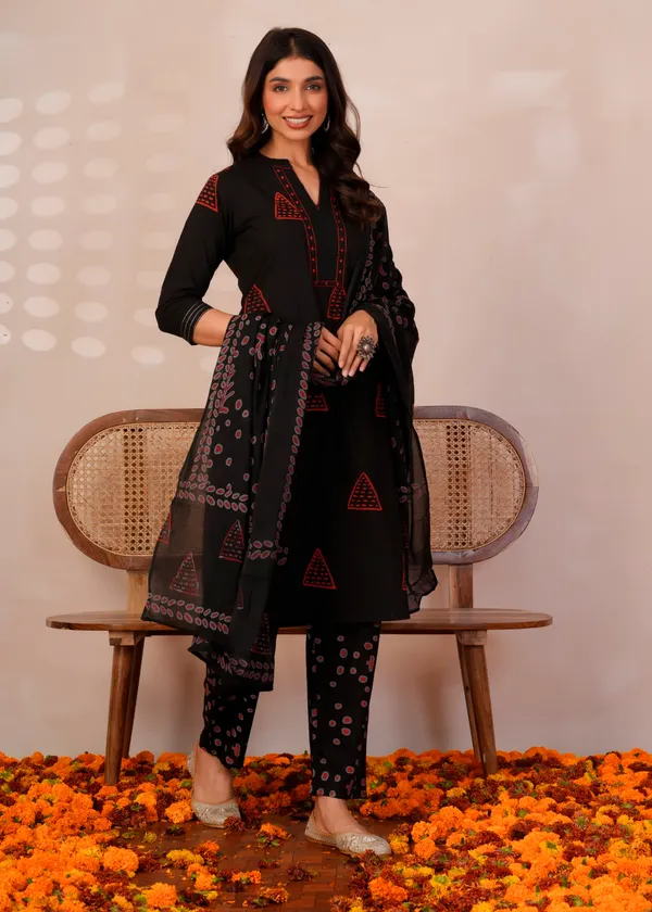 Black_&_Red_Printed_Kurta_Pant_Dupatta_Set|கருப்பு_மற்றும்_சிவப்பு_அச்சிடப்பட்ட_குர்தா_பேண்ட்_துப்பட்டா_செட்|నలుపు_మరియు_ఎరుపు_ప్రింటెడ్_కుర్తా_ప్యాంట్_దుపట్టా_సెట్