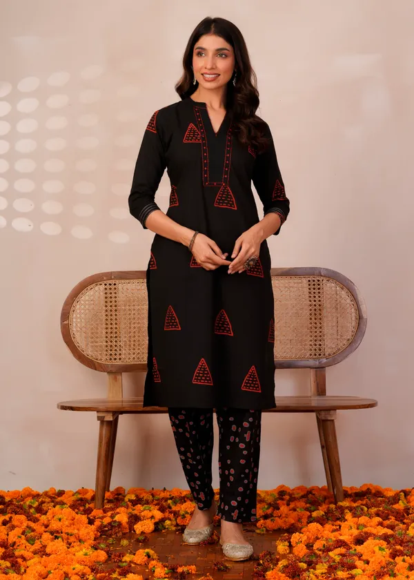 Black_&_Red_Printed_Kurta_Pant_Dupatta_Set|கருப்பு_மற்றும்_சிவப்பு_அச்சிடப்பட்ட_குர்தா_பேண்ட்_துப்பட்டா_செட்|నలుపు_మరియు_ఎరుపు_ప్రింటెడ్_కుర్తా_ప్యాంట్_దుపట్టా_సెట్