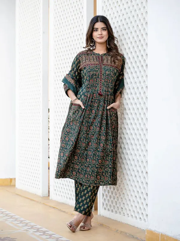 Green_Pintuck_set_kurti_with_pant_and_duppata-3ps_set