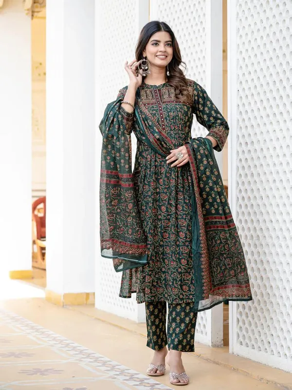 Green_Pintuck_set_kurti_with_pant_and_duppata-3ps_set