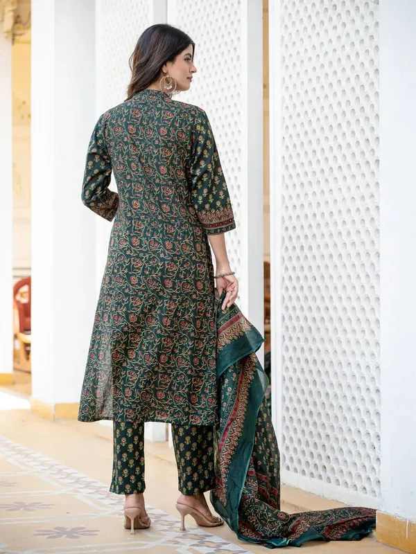 Green_Pintuck_set_kurti_with_pant_and_duppata-3ps_set