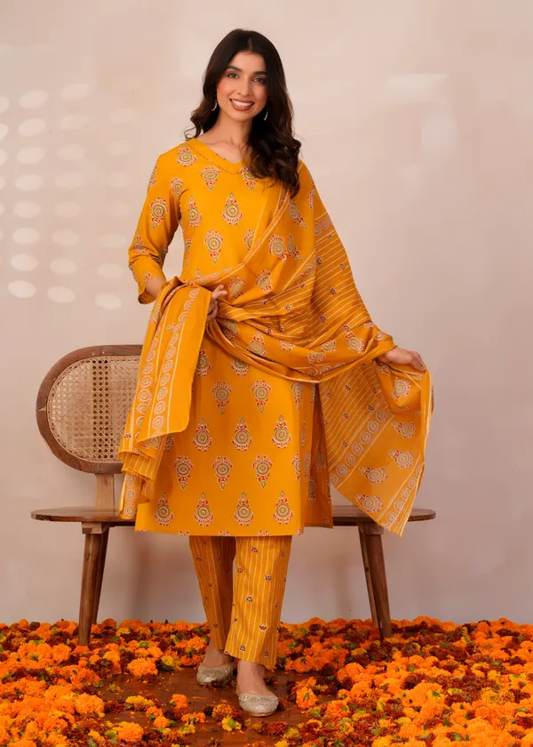 Mustard_Mehfil_Printed_Kurta_Set|மஸ்டர்ட்_மெஹ்ஃபில்_பிரிண்டெட்_குர்தா_செட்|మస్టర్డ్_మెహ్ఫిల్_ప్రింటెడ్_కుర్తా_సెట్