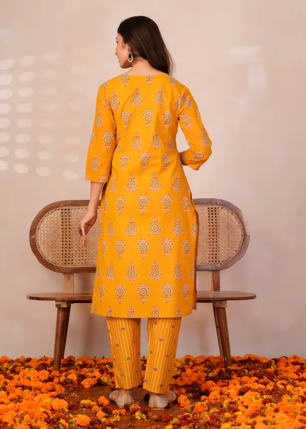Mustard_Mehfil_Printed_Kurta_Set|மஸ்டர்ட்_மெஹ்ஃபில்_பிரிண்டெட்_குர்தா_செட்|మస్టర్డ్_మెహ్ఫిల్_ప్రింటెడ్_కుర్తా_సెట్