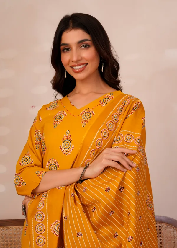 Mustard_Mehfil_Printed_Kurta_Set|மஸ்டர்ட்_மெஹ்ஃபில்_பிரிண்டெட்_குர்தா_செட்|మస్టర్డ్_మెహ్ఫిల్_ప్రింటెడ్_కుర్తా_సెట్