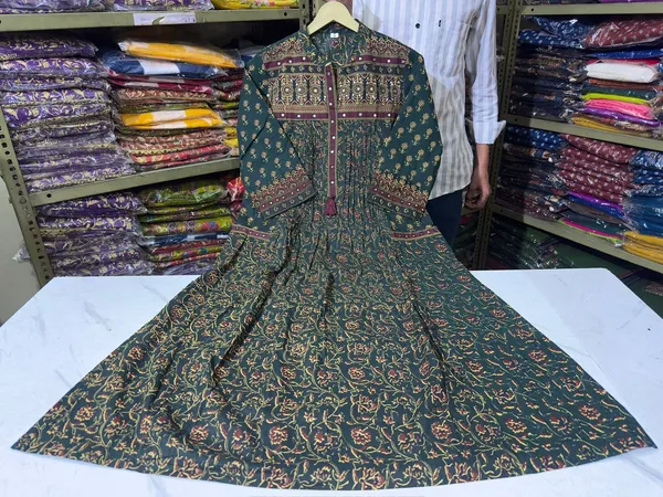 Green_Pintuck_set_kurti_with_pant_and_duppata-3ps_set