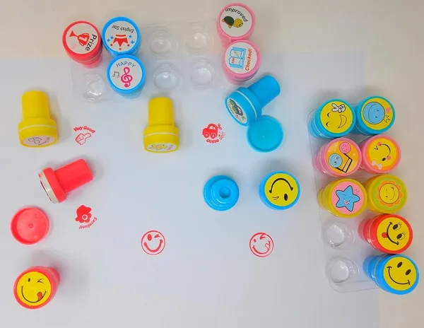 Yellow_Smiley_Stamps_1_Pieces
