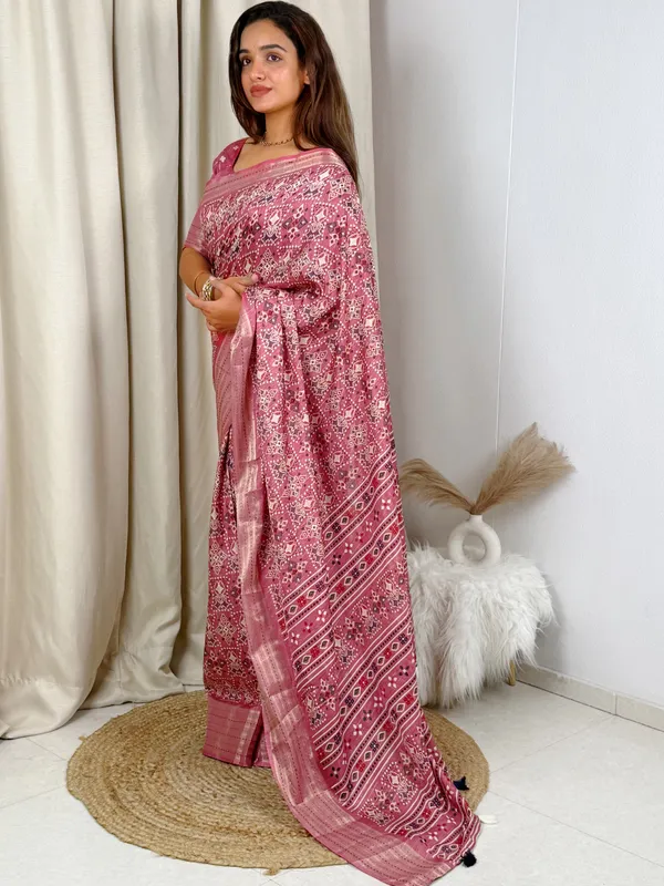 Maroon_Maslin_cotton_katha_work_Saree_With_Unstitched_Blouse_For_Women