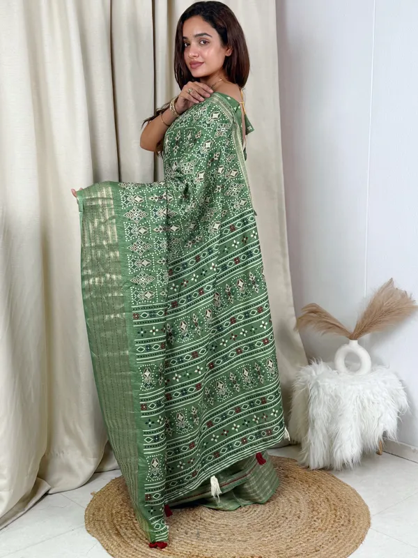 Light_green_Maslin_cotton_katha_work_Saree_With_Unstitched_Blouse_For_Women