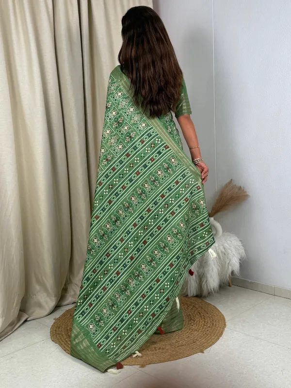 Light_green_Maslin_cotton_katha_work_Saree_With_Unstitched_Blouse_For_Women