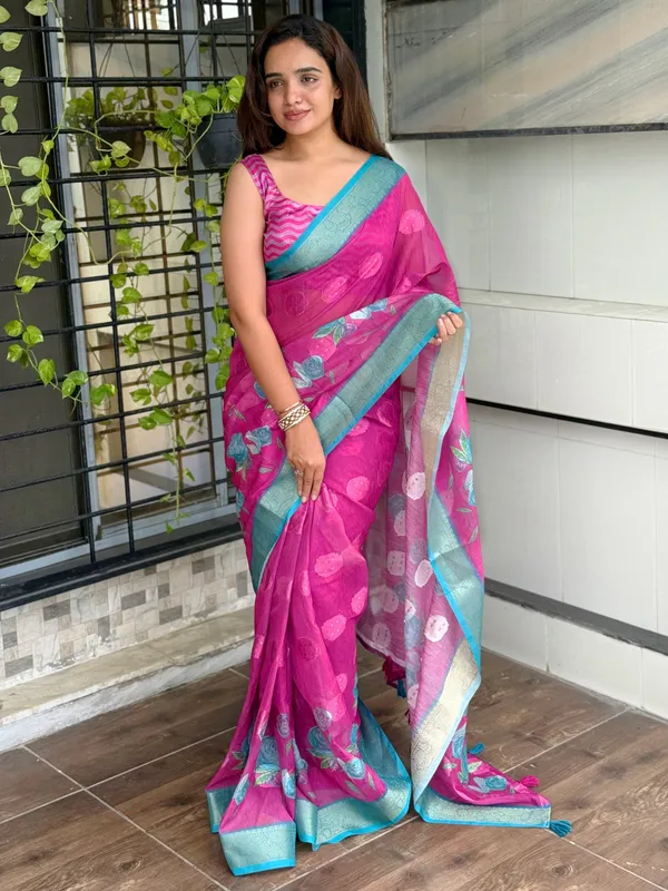 Maroon_Pure_cotton_jacquard_Digital_Print_Saree_With_Unstitched_Blouse_For_Women