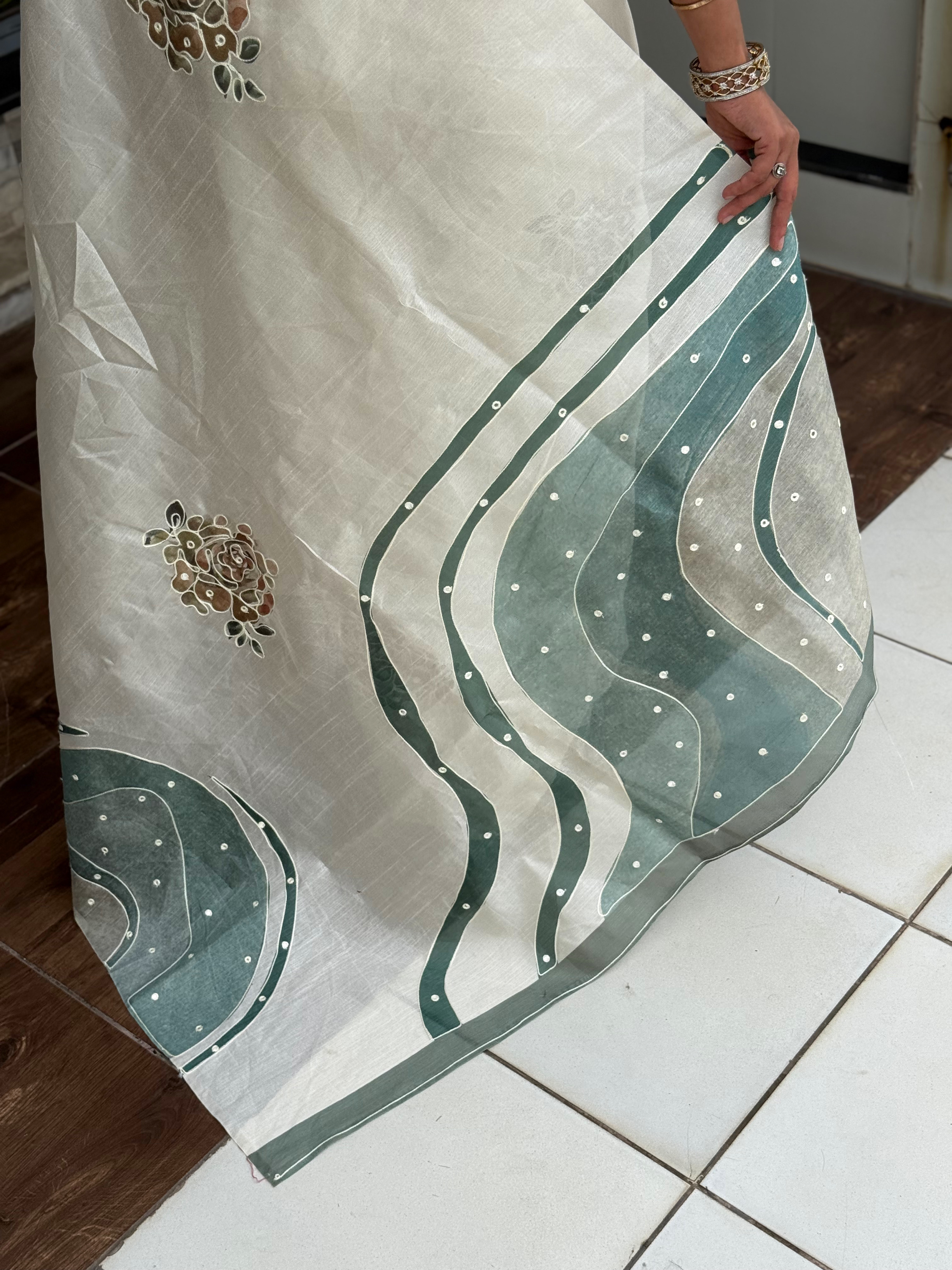 White_Green_pure_Tusser_linen_katha_work_Saree_With_Unstitched_Blouse_For_Women