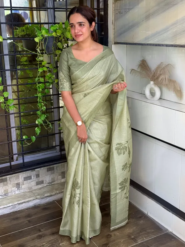 Light_green_linen_cotton_katha_work_Saree_With_Unstitched_Blouse_For_Women
