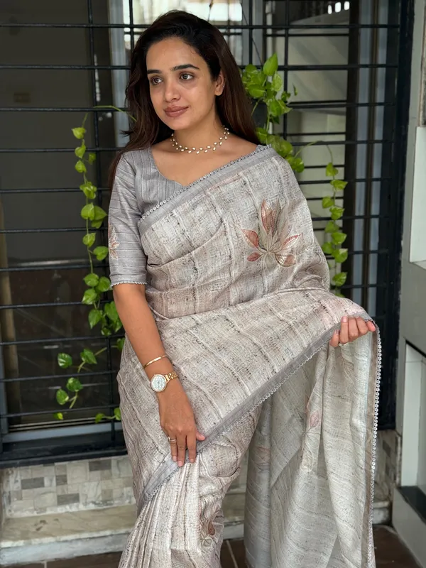 Grey_Pure_tusser_linen_Digital_Print_Saree_With_Unstitched_Blouse_For_Women