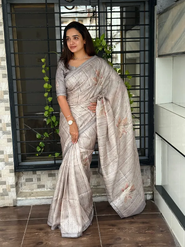 Grey_Pure_tusser_linen_Digital_Print_Saree_With_Unstitched_Blouse_For_Women