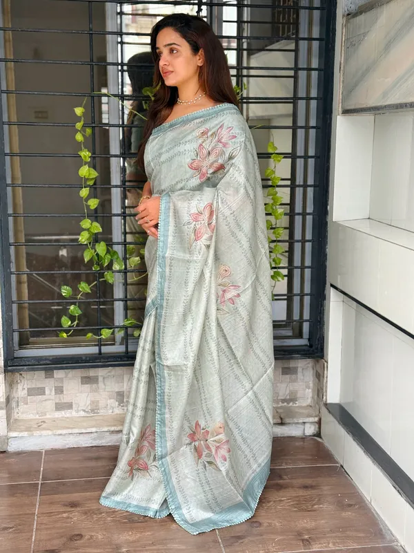 Light_Grey_Pure_tusser_linen_Digital_Print_Saree_With_Unstitched_Blouse_For_Women