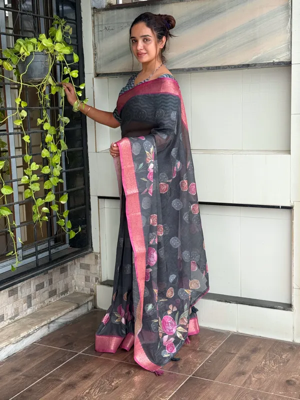 Grey_Pure_cotton_jacquard_Digital_Print_Saree_With_Unstitched_Blouse_For_Women