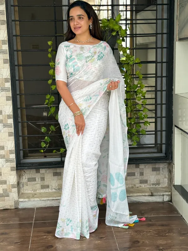 White_Green_Armani_cotton_Zari_jacquard_Saree_With_Unstitched_Blouse_For_Women