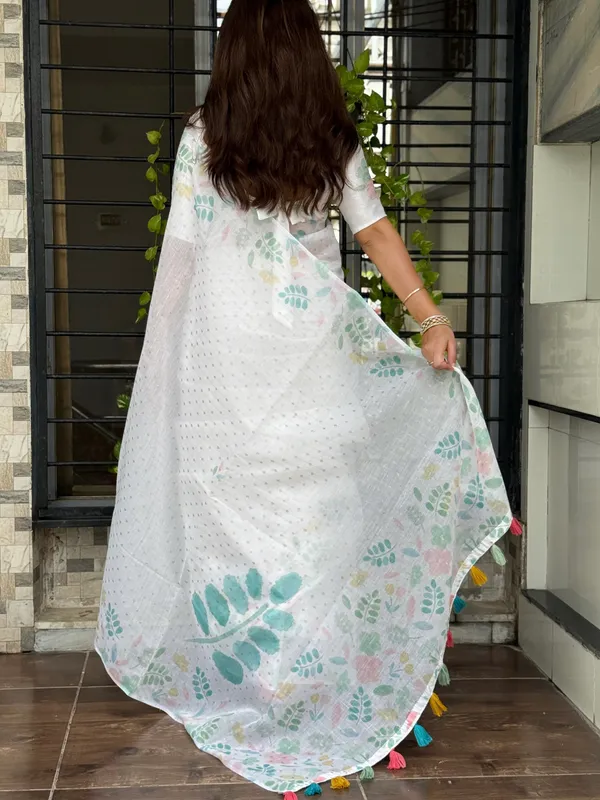 White_Green_Armani_cotton_Zari_jacquard_Saree_With_Unstitched_Blouse_For_Women